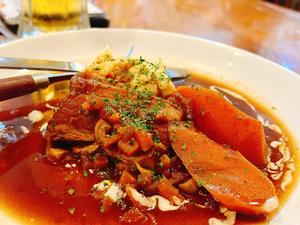 豚赤ワイン煮込み