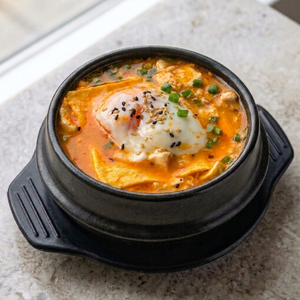 チーズスンドゥブ(ライス付き) Cheese Sundubu (With Rice)