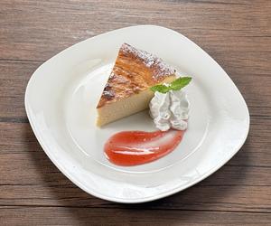 自家製バスクチーズケーキ