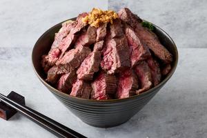 【肉増し2倍】肉特盛にんにく醤油の牛ハラミ丼(200g) Ex Large Garlic Soy Sauce Harami Steak Bowl