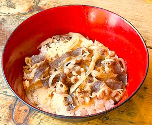 焼き牛肉丼