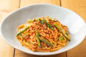 ラパウザ SOYミートとアスパラのトマトソース