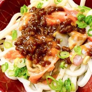 丼丸 サーモンジャージャーうどん