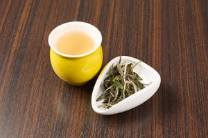 白牡丹茶(ホット)+ 白牡丹茶葉15g