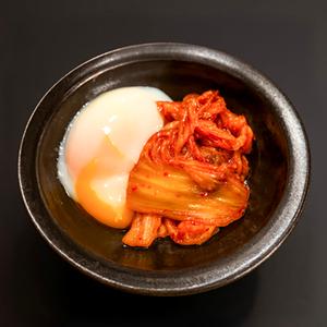 温玉韓国キムチ Kimchi with Soft-Boiled Egg
