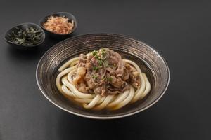 (温)肉増し黒毛和牛の極太おうどん