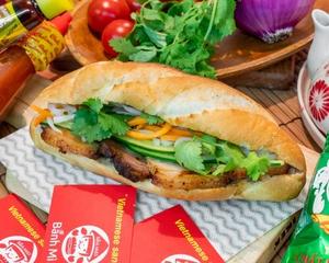 チャーシューのバインミー Roasted Pork Fillet Banh Mi