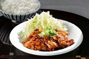 名物！旨辛味噌ぶたバラ定食