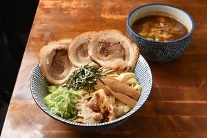 チャーシュー濃厚魚介つけ麺