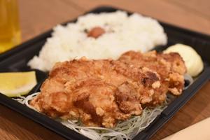 ジューシーBIG唐揚げ弁当(唐揚げ2コ)