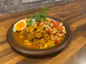 スパイシーチキンカレー＆ガバオミート