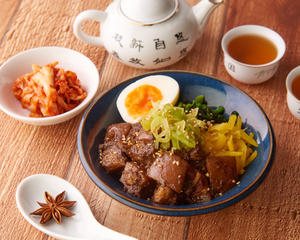 キムチルーロー飯 Kimchi Lu Rou Fan