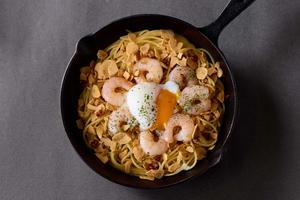 【ニンニク1.5倍】ガーリックシュリンプの温玉ペペロンチーノ Garlic Shrimp ＆ Soft Boiled Egg Peperoncino