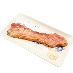厚切りベーコンの藁焼き