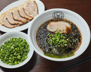 黒博多チャーシューメン Black Hakata Roast Pork Fillet Ramen
