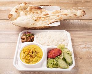 シーフードカレー弁当 - Seafood Curry Box