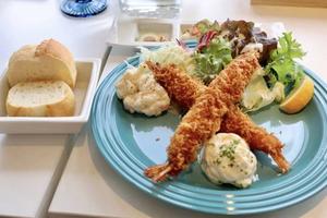 大きな海老フライ タルタルソース