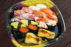大起水産回転寿司 特特上にぎり2人前(18貫)[Top-class Sushi Set(18 Piece)]