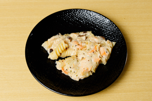 サーモンのクリームソース(ショートパスタ)