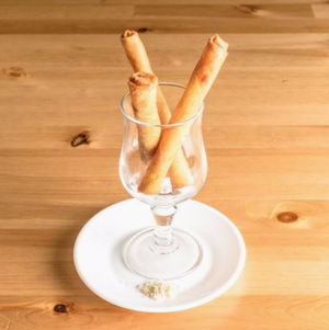 海老とバジルとセミドライトマトの春巻き Spring Rolls with Shrimp, Basil and Semi-Dried Tomatoes