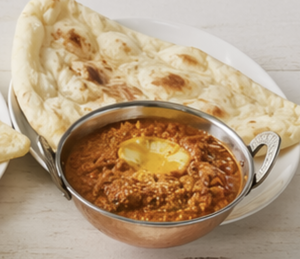 キーマエッグカレーとナン