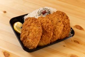 1キロ特選とんかつ弁当【とんかつ4枚】