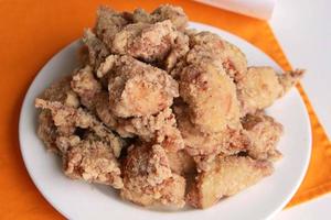 鶏笑 骨なしからあげモモS(2‐3個100g前後)