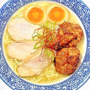 スペシャルチキンスープラーメン Special chicken soup ramen