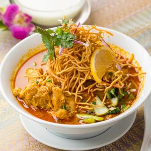 カオソーイ(チェンマイ風カレーヌードル)
