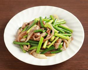 豚肉とにんにんの芽炒め