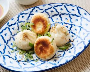 焼き小籠包 Grilled Soupy Meat Dumplings 