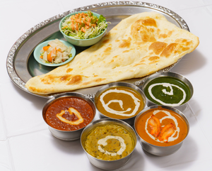 当店一番人気！選べるカレーナンセット(Choice of curry naan set)