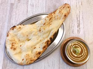 チキンカレーとナンセット