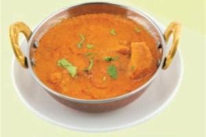 チキンカレー Chicken Curry(Naan comes for free)