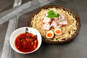 辛味肉増し五輪洞つけ麺