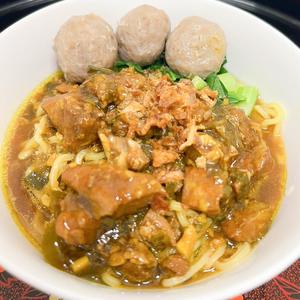 インドネシア風チキンラーメン+3個入り小肉団子