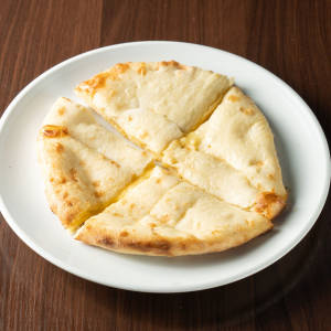 チーズナン・Cheese Nan