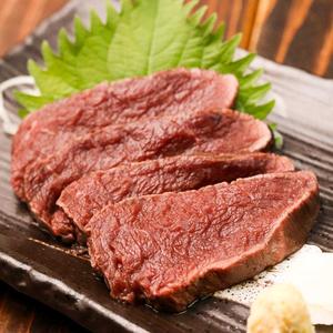 馬刺しの藁焼き