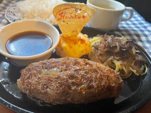 Sサイズ小ライスセット100%Beef手ごねハンバーグステーキ150g～自家製ハンバーグ用お油 焼きポテトサラダ当店名物～鉄板牛肉パスタ Srice付