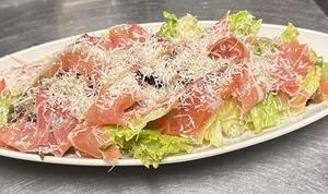 生ハムとパルメザンチーズのサラダProsciutto & cheese salad