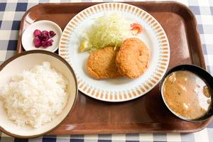 自家製牛すじメンチ弁当