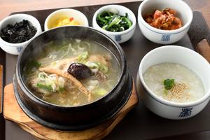 参鶏湯(サムゲタン)