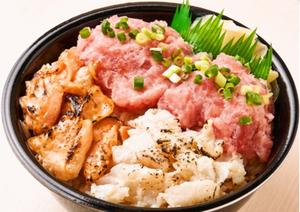 魚丼 焦がしバター醤油サーモン炙りアブラカレイねぎとろ丼