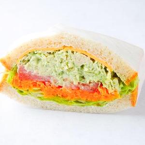 チキンバジルチーズサンド