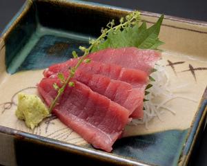 板前寿司 天然本まぐろ 中とろ刺身(4切) Fresh Wild Bluefin Fatty Tuna Sashimi(4 pieces)