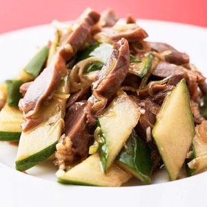 砂ずりとキュウリの和え物 Gizzard and Cucumber Appetizer