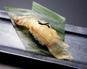板前寿司 江戸前天然平目昆布〆 Wild Flounder with marinated kelp