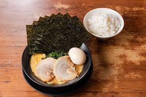 スヘシャルとんこつ醤油ラーメン＆ライス