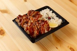 ヤンニョムチキン弁当