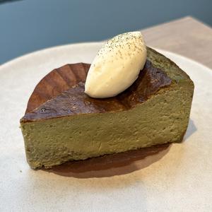 抹茶のバスクチーズケーキ